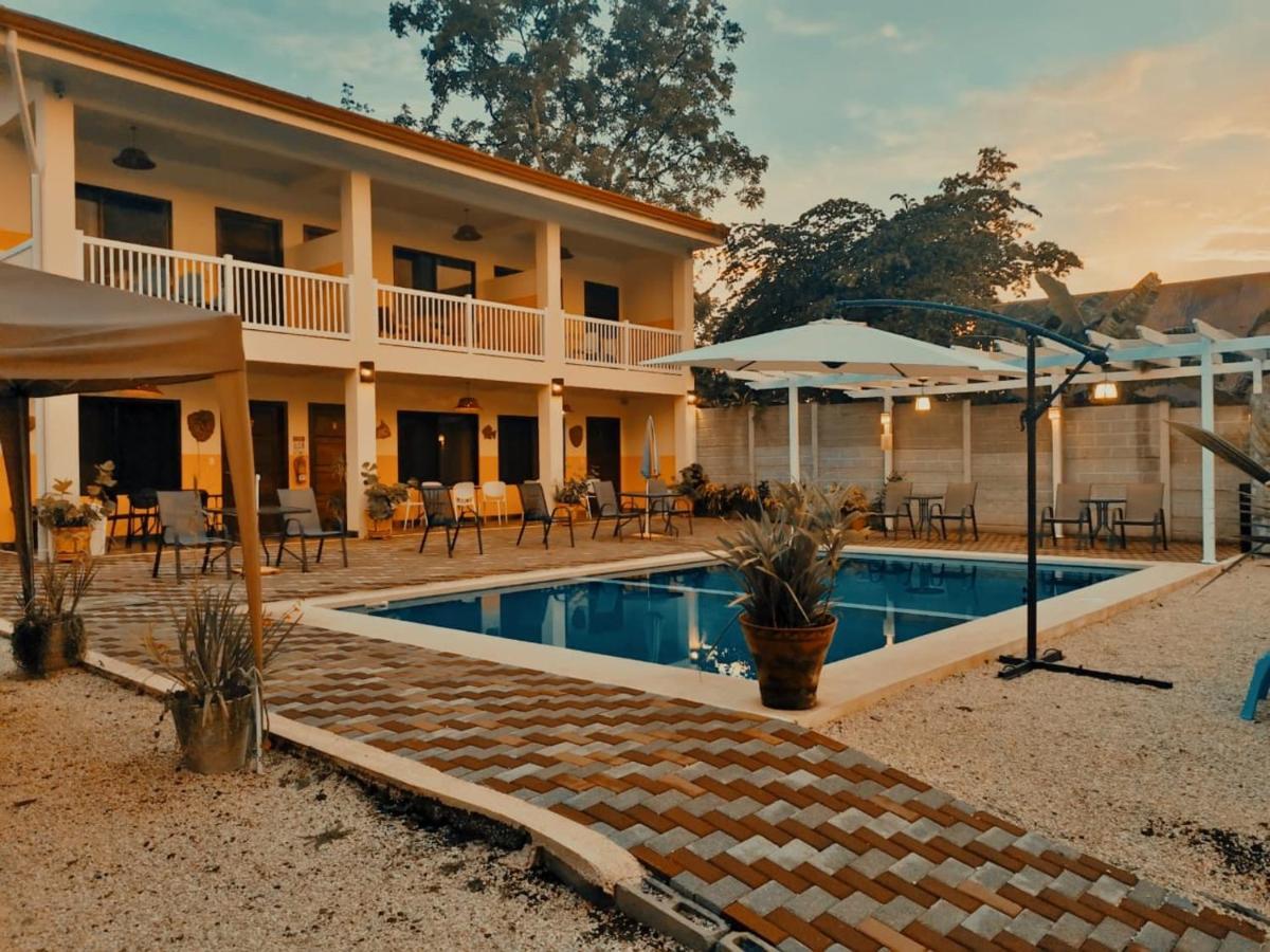 Cabinas El Colibri Puerto Carrillo Exteriör bild