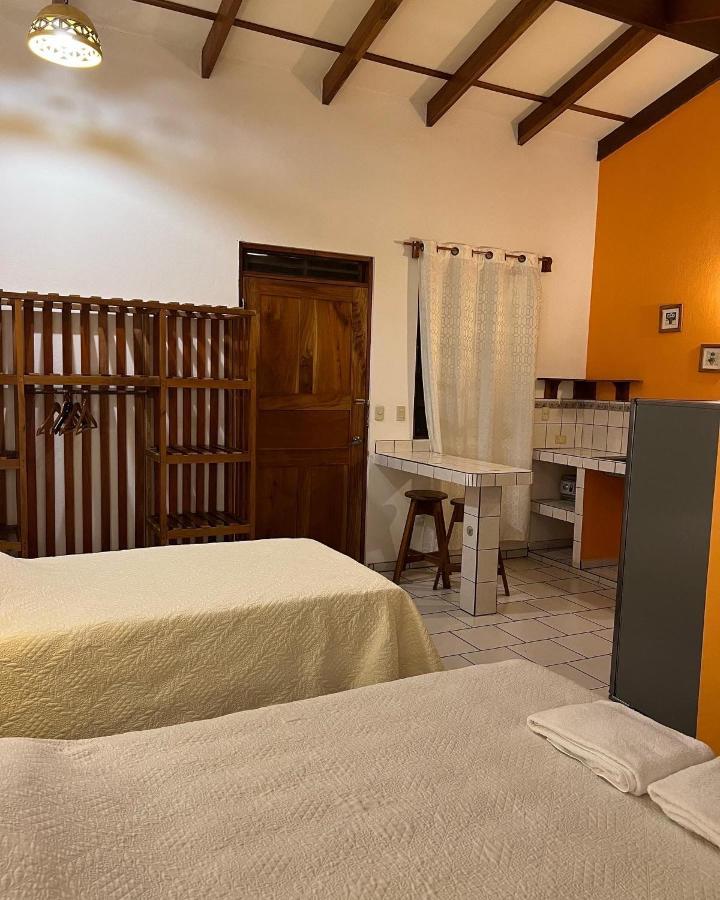 Cabinas El Colibri Puerto Carrillo Exteriör bild