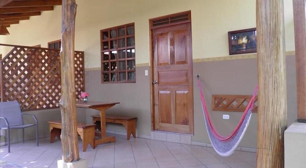 Cabinas El Colibri Puerto Carrillo Exteriör bild